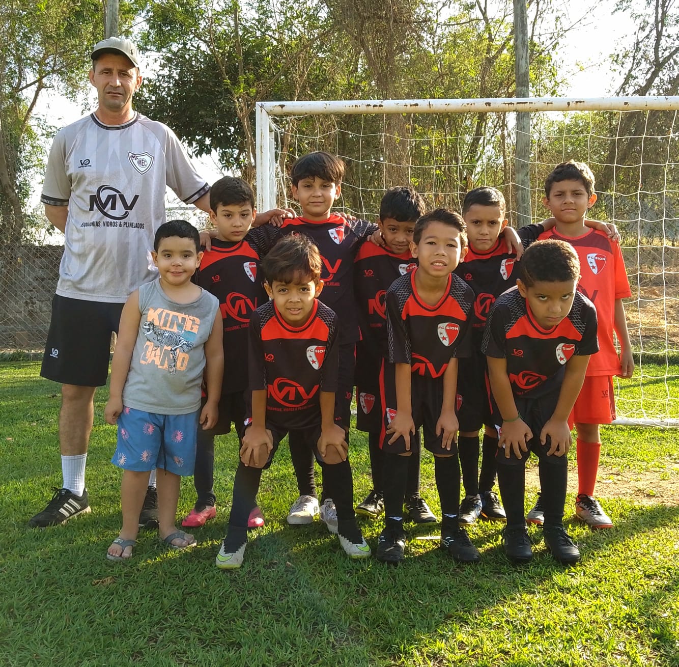 Projeto “Além do Futebol” transforma vidas no Bairro Brasília, em Arcos-MG